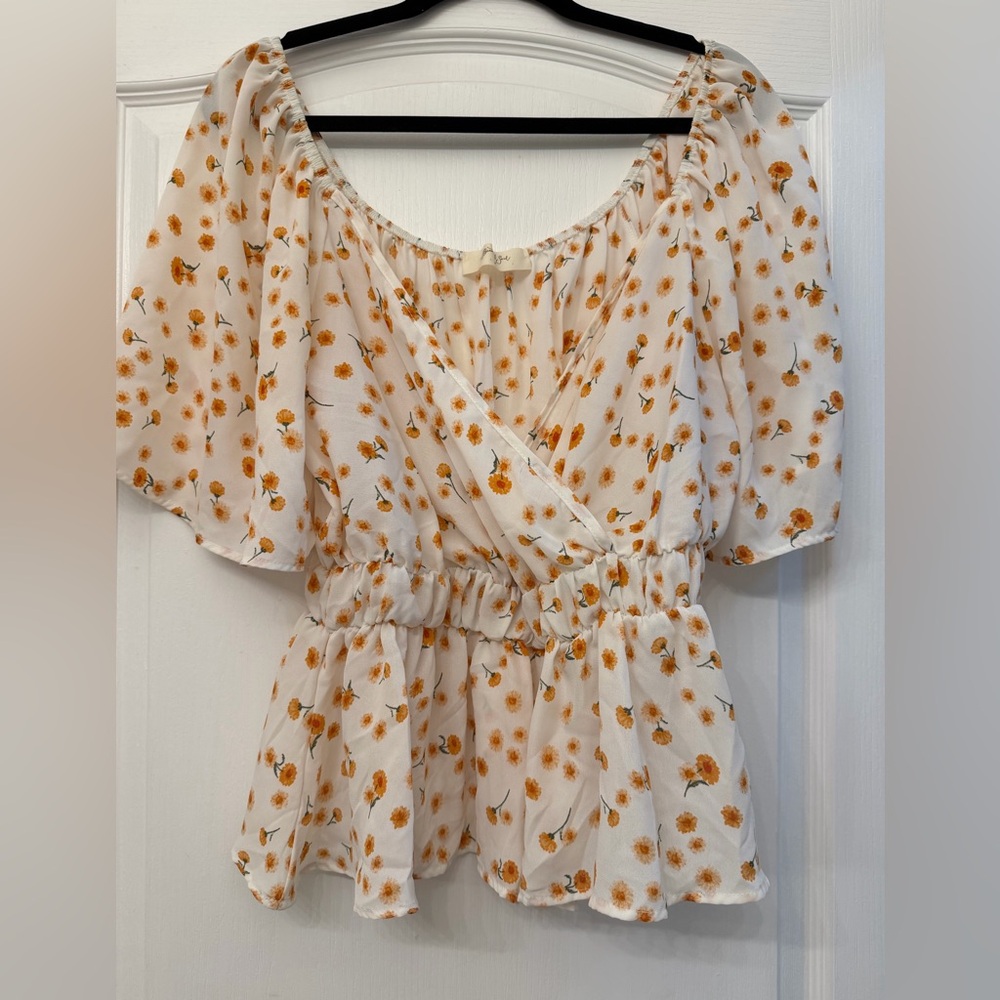 Arula floral top